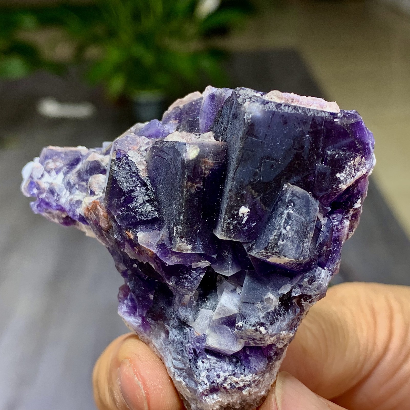 100G Rare transparent purple cubic fluorite mineral crystal sample/China