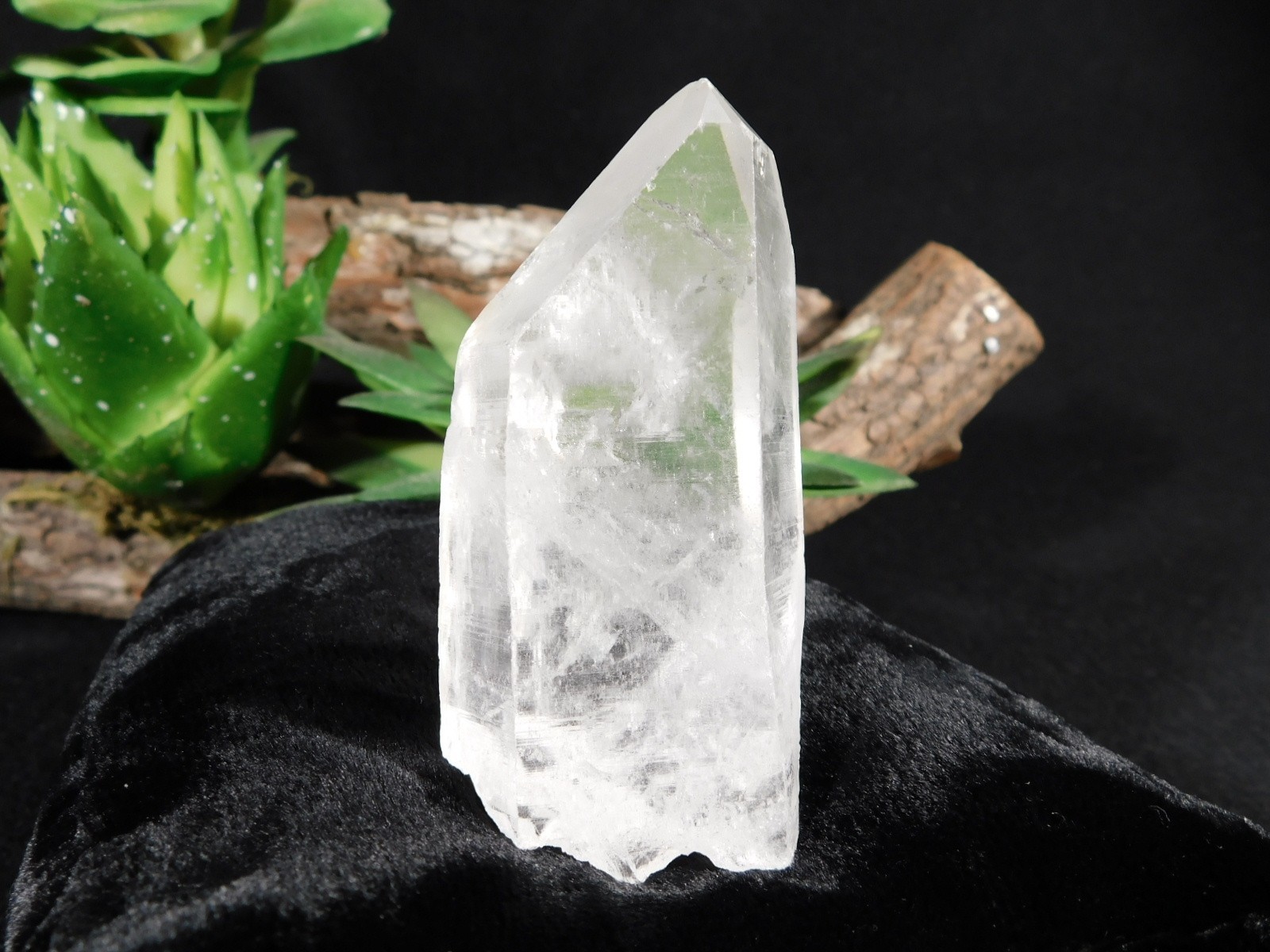 Translucent QUARTZ Crystal 100% Natural Brazil 98.9gr