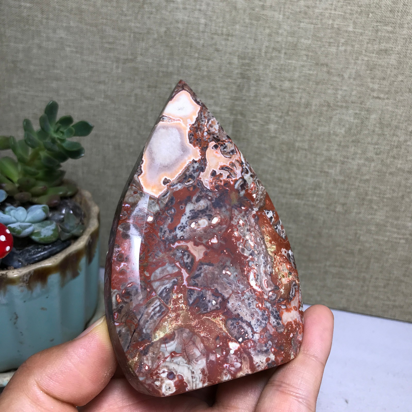 Natural Indonesian Bloodstone agate point leaf Crystal specimens 188g A5132