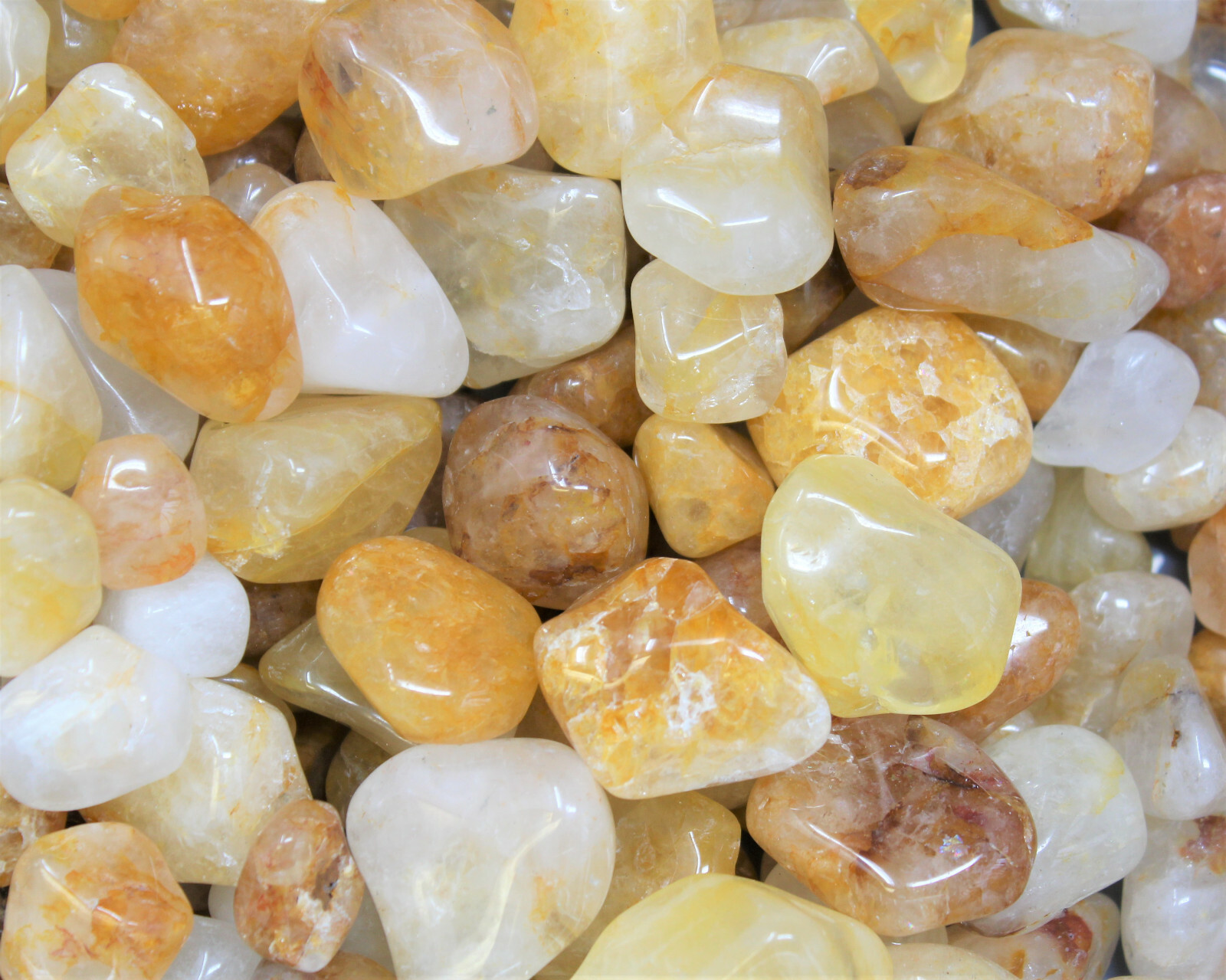 1 x Medium Golden Healer Quartz Tumbled Stone (Yellow Quartz, Crystal Healing)