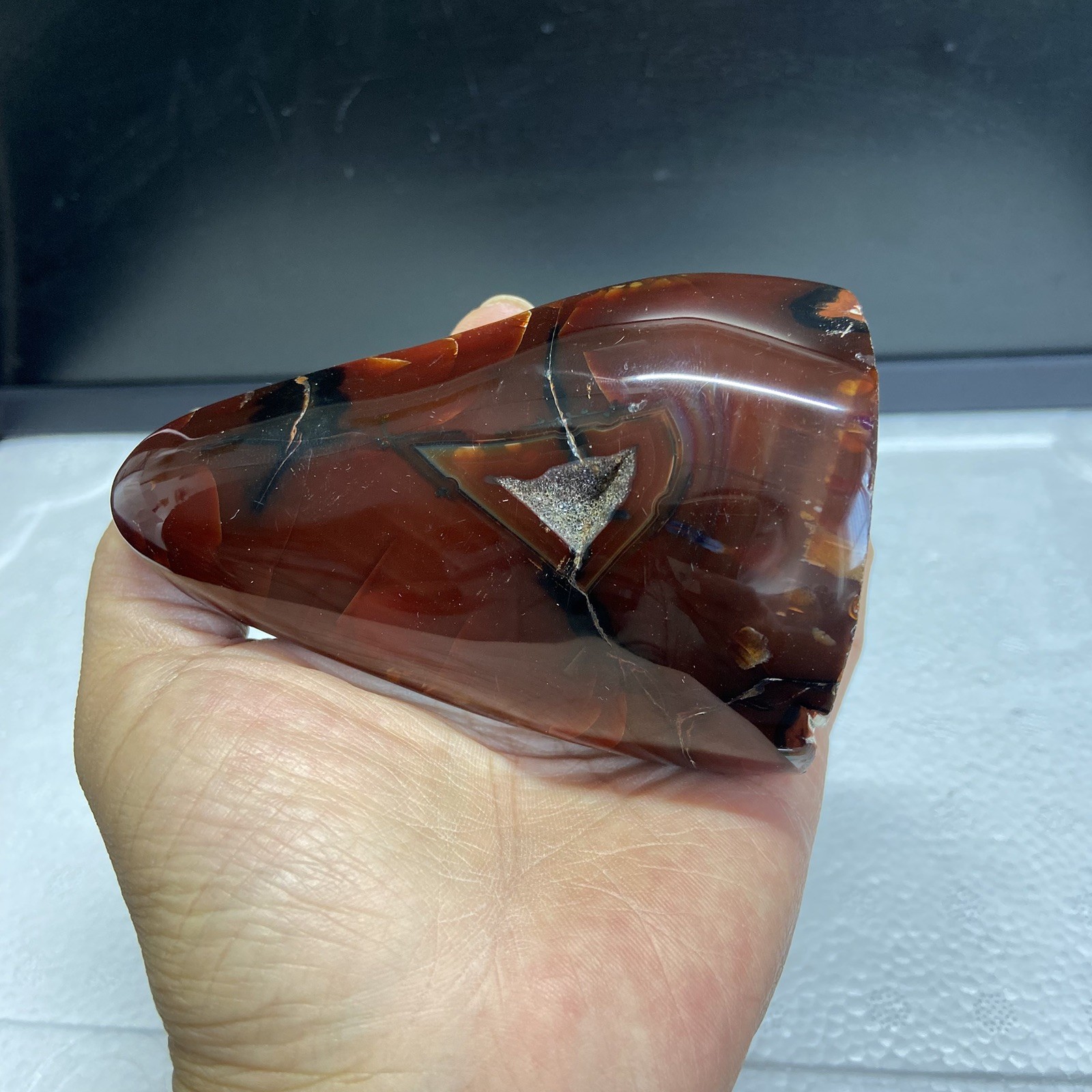 95mm380g Beautiful Deep Red Agate Carnelian Palm Geode Reiki Crystal Md Y138