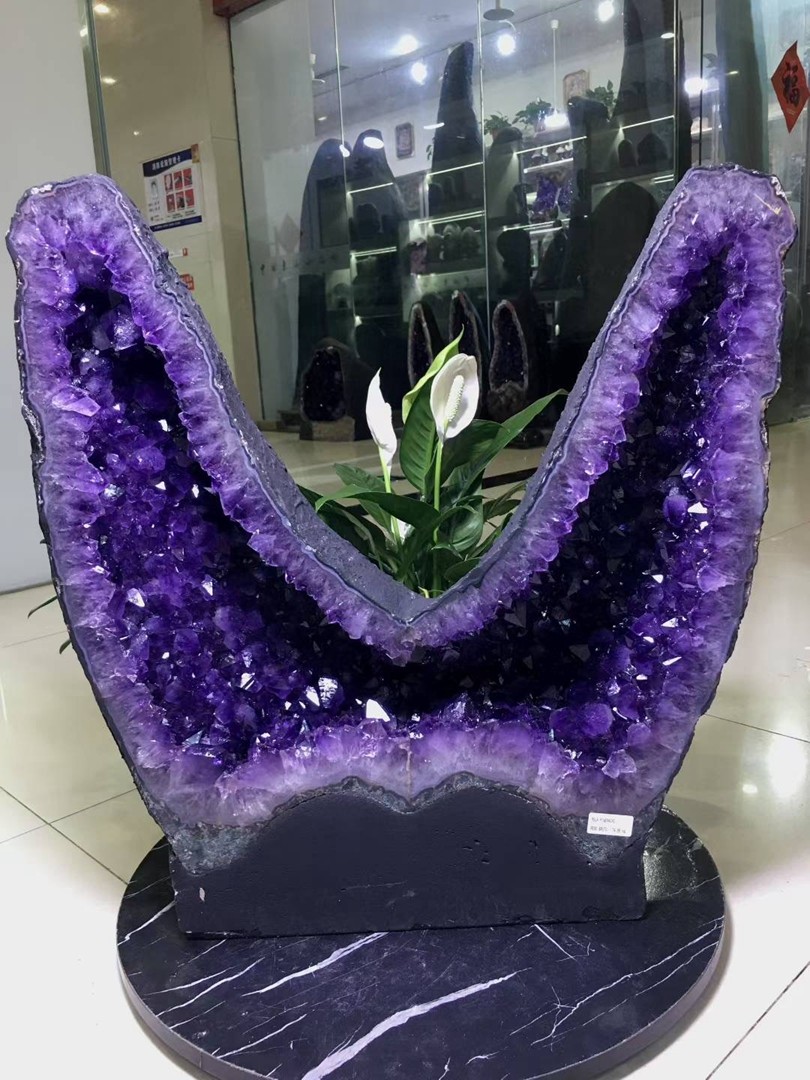164LB Natural Amethyst Crystal Cave Decor Stone Cathedral Geode Specimen Stand