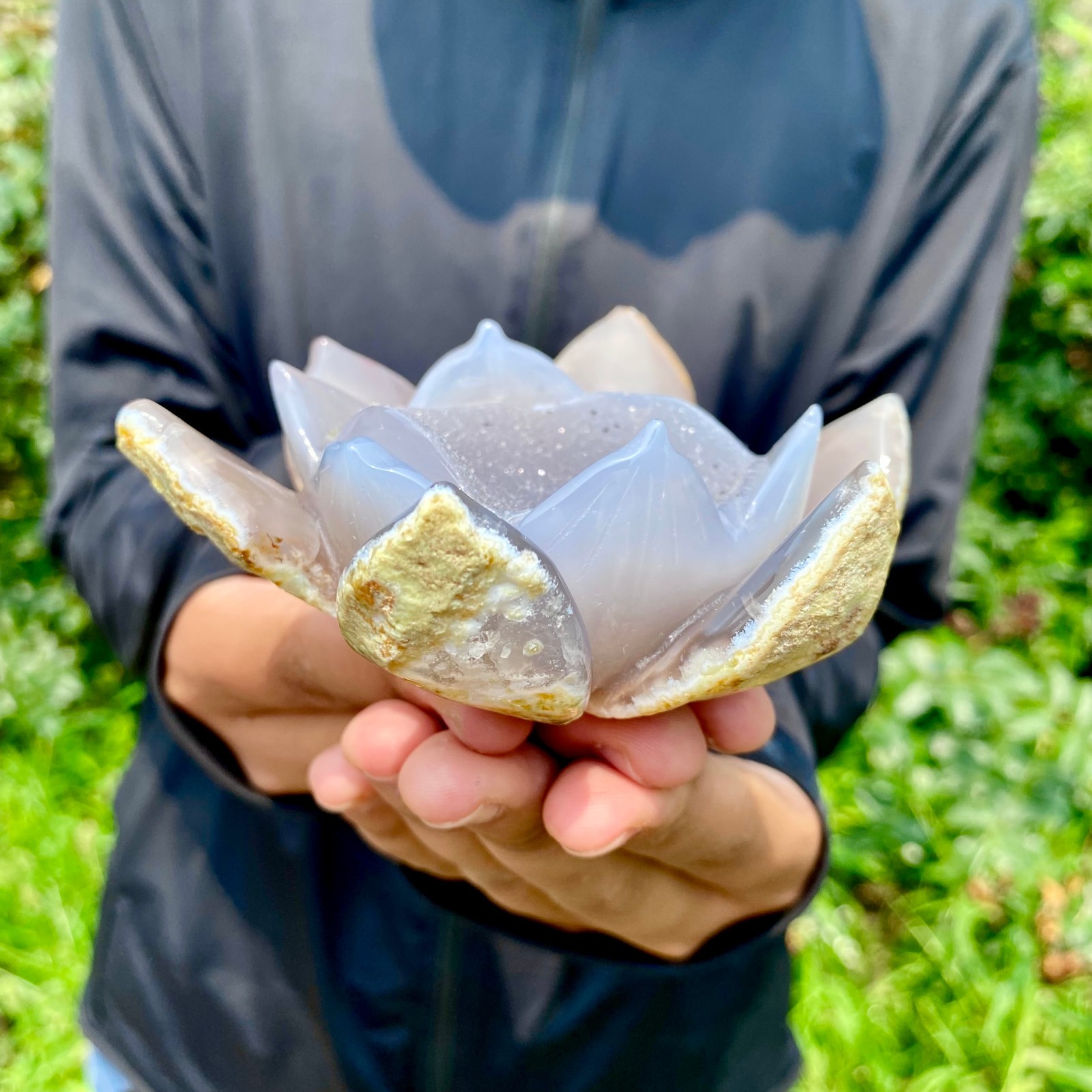 250G Drunken agate lotus hand carved meditation crystal display decoration