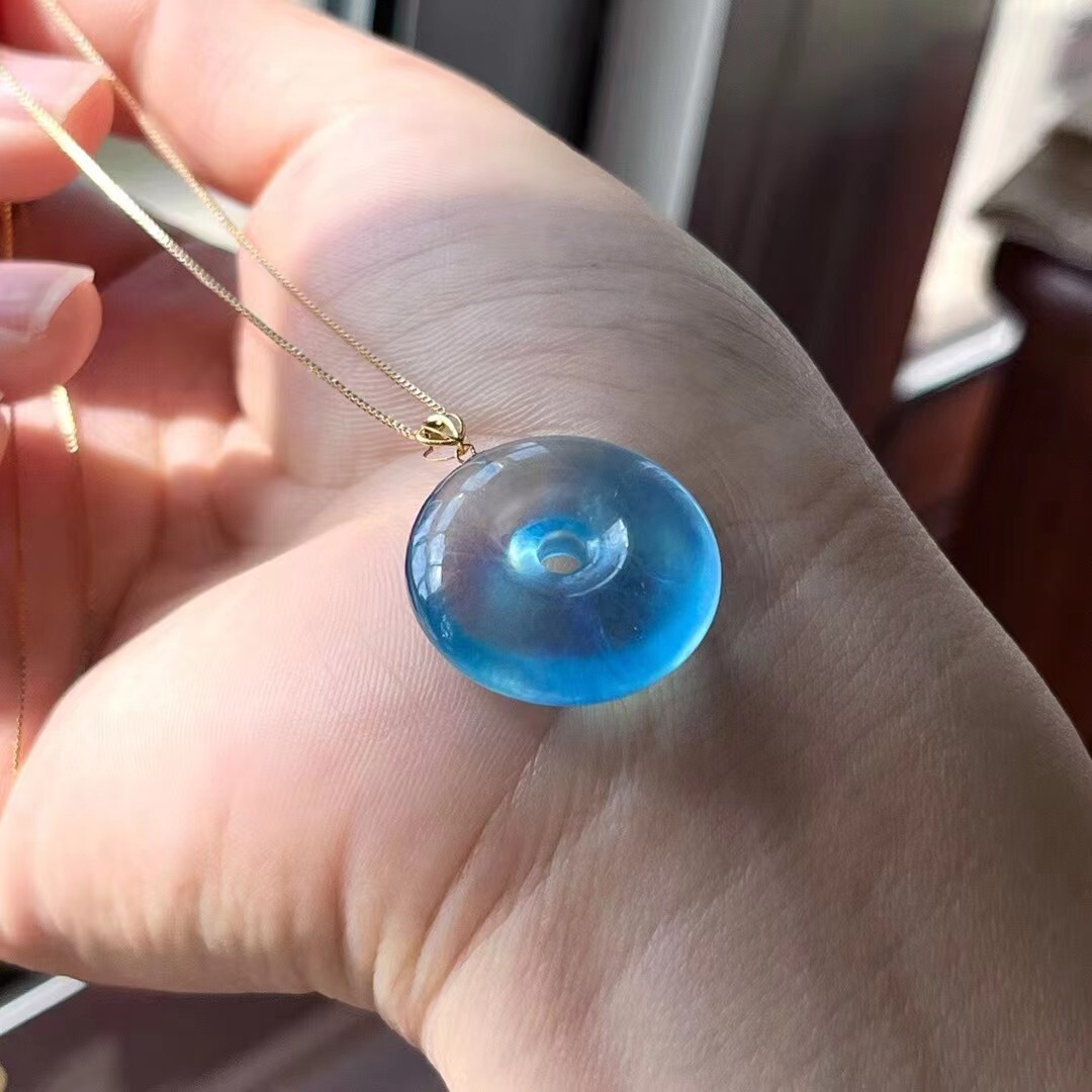 Genuine Natural Blue Aquamarine Gemstone Clear Donut Shape 18K Pendant 23x7mm