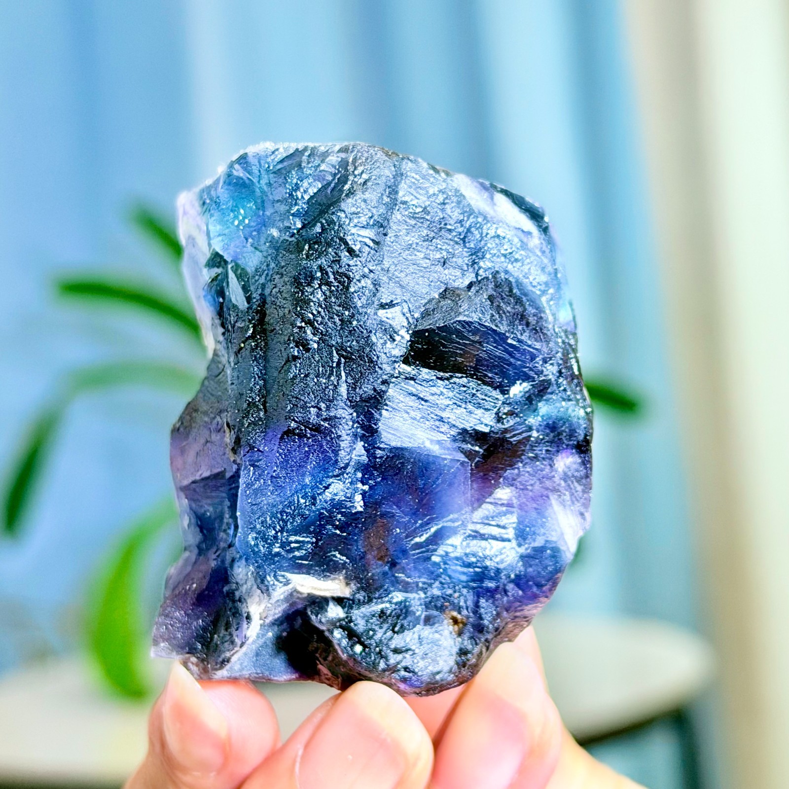 205G Rare transparent purple cubic fluorite mineral crystal sample/China
