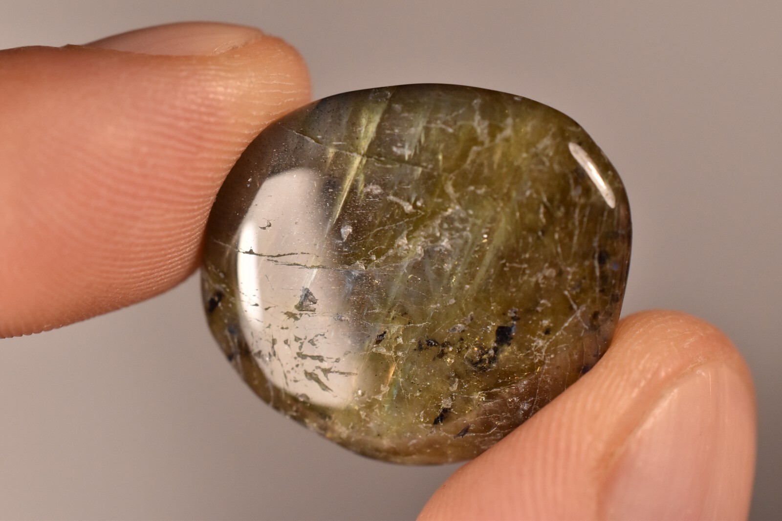 *LABRADORITE* Flat Stone 2.5cm 6.6g Palm Worry Thumb Tumbled Healing Crystal