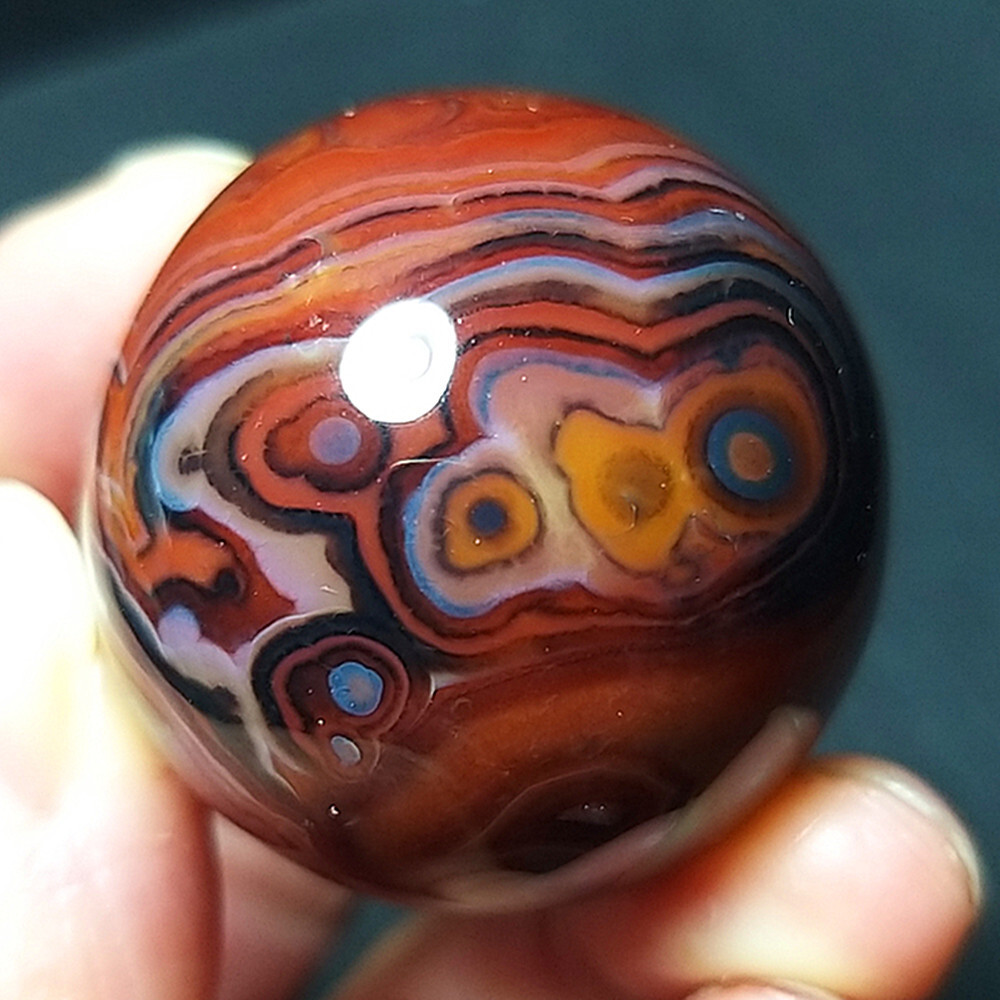 TOP 58.2G 34mm Natural Polished Banded Agate Stone Sphere Ball Healing A3512