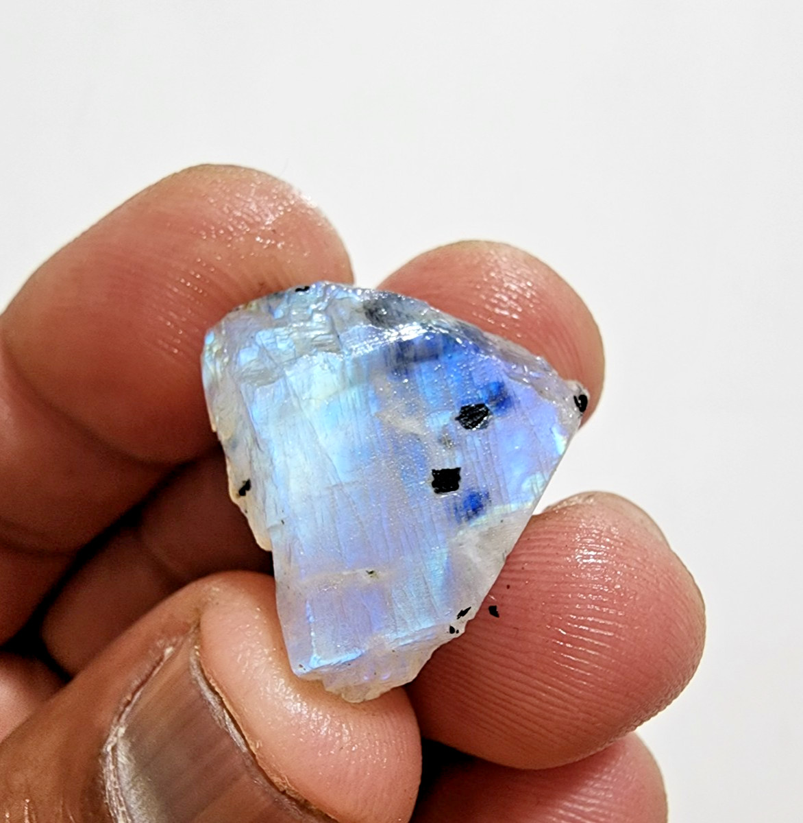 AAA+ Blue Fire White Rainbow Moonstone 29 Crt Rough Loose Gemstone For Jewelry