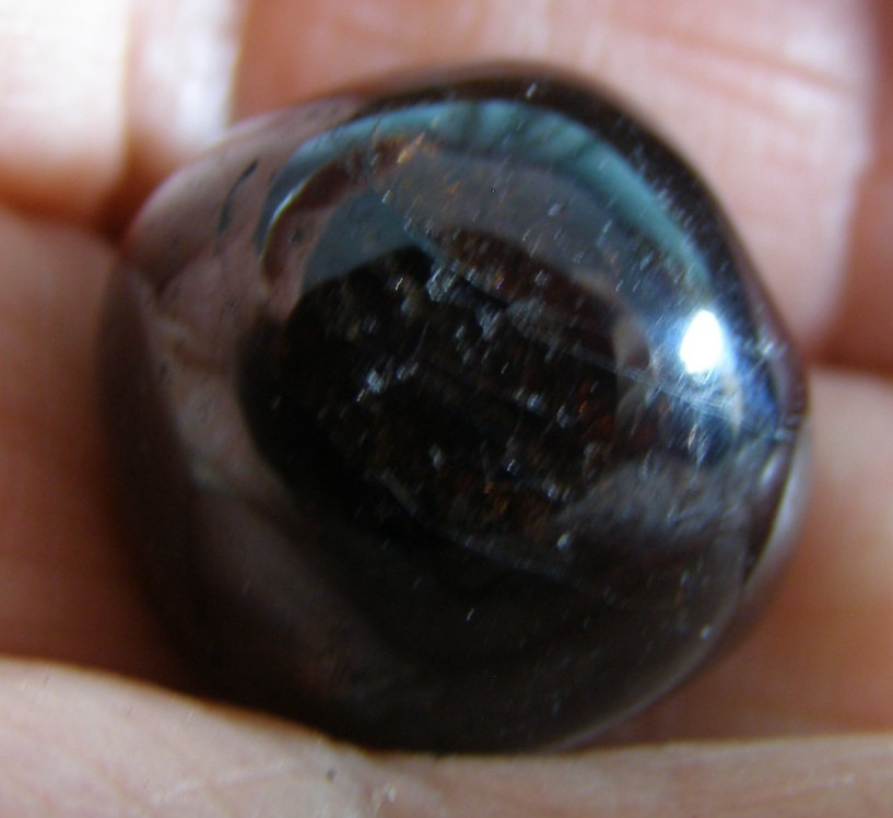 ALMANDINE GARNET TUMBLESTONE – 1.7 x 1.6 cms 10.30 gms – passion #5