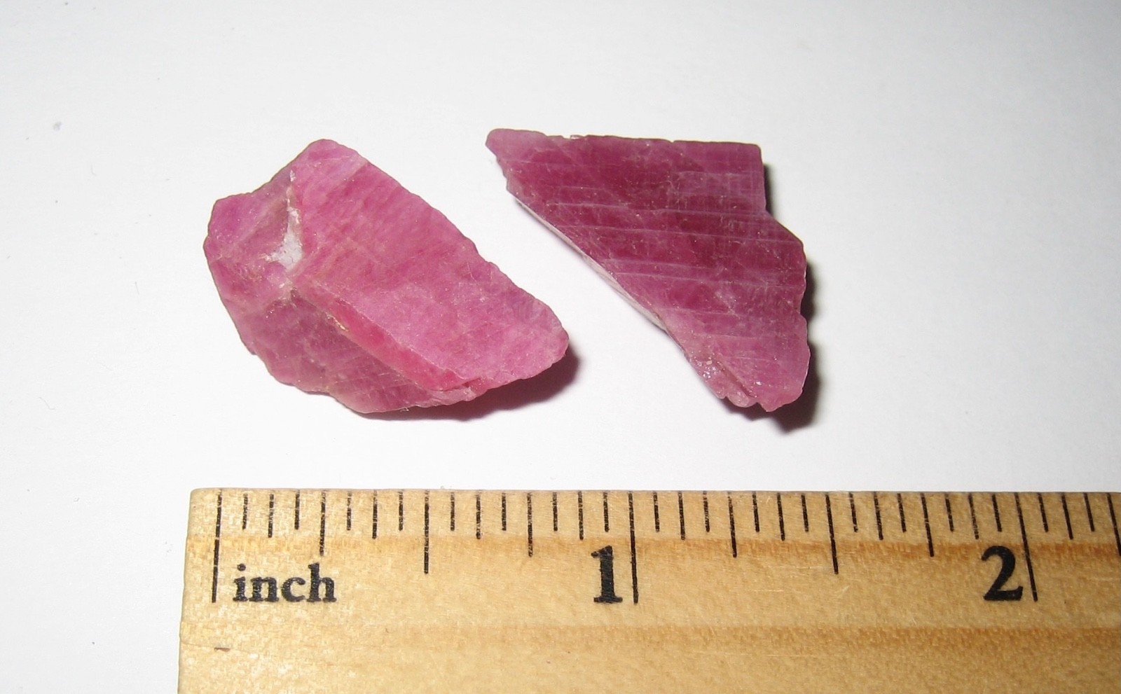 2 SMALL HIGH QUALITY NATURAL ROUGH 0.8″- 1″ RUBY CRYSTALS FROM KENYA ~ 10.8grams