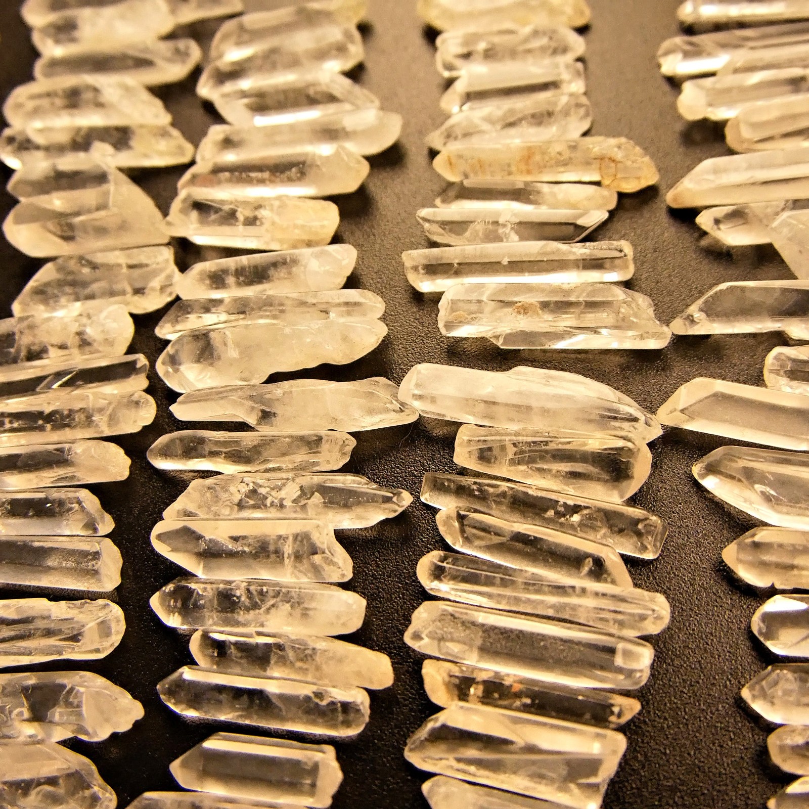 100PCS Bulk Natural Crystal Clear White Quartz Polished Points Wand Specimens