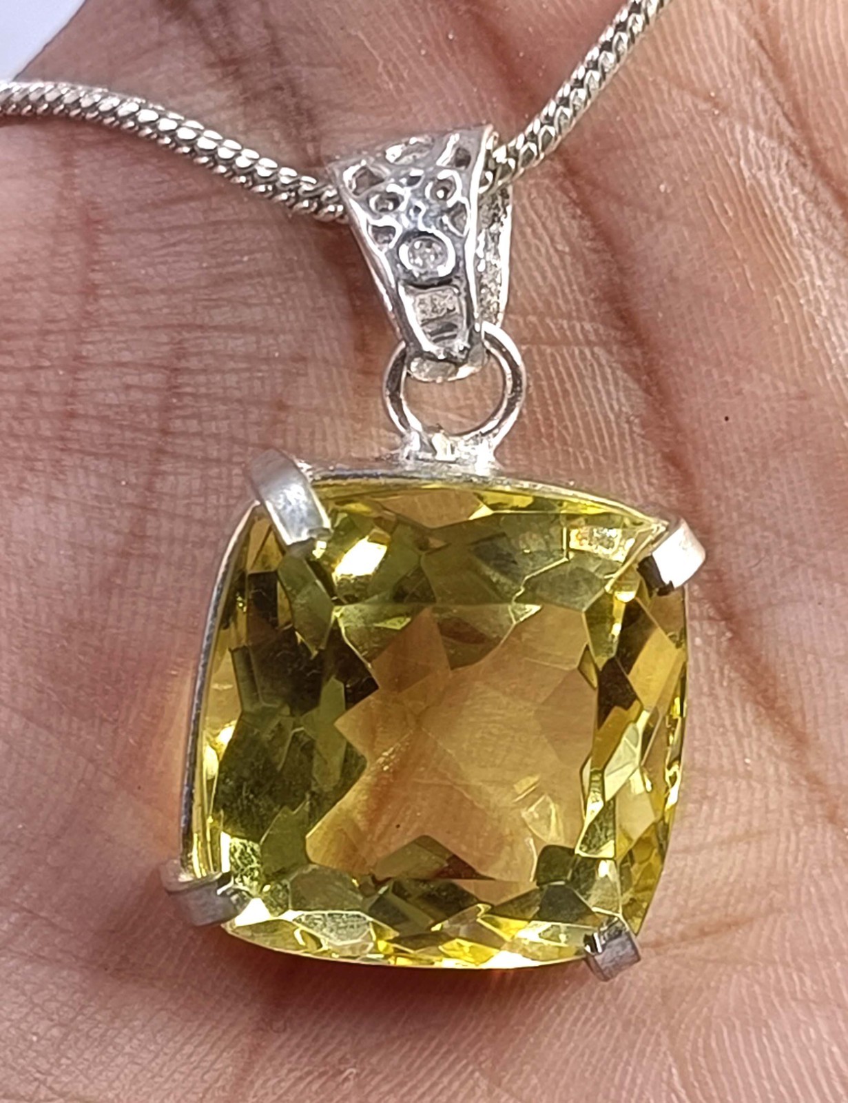 48 Ct Natural Yellow Sapphire Pendant Cushion Shape 925 Silver Chain Gems 6LHE