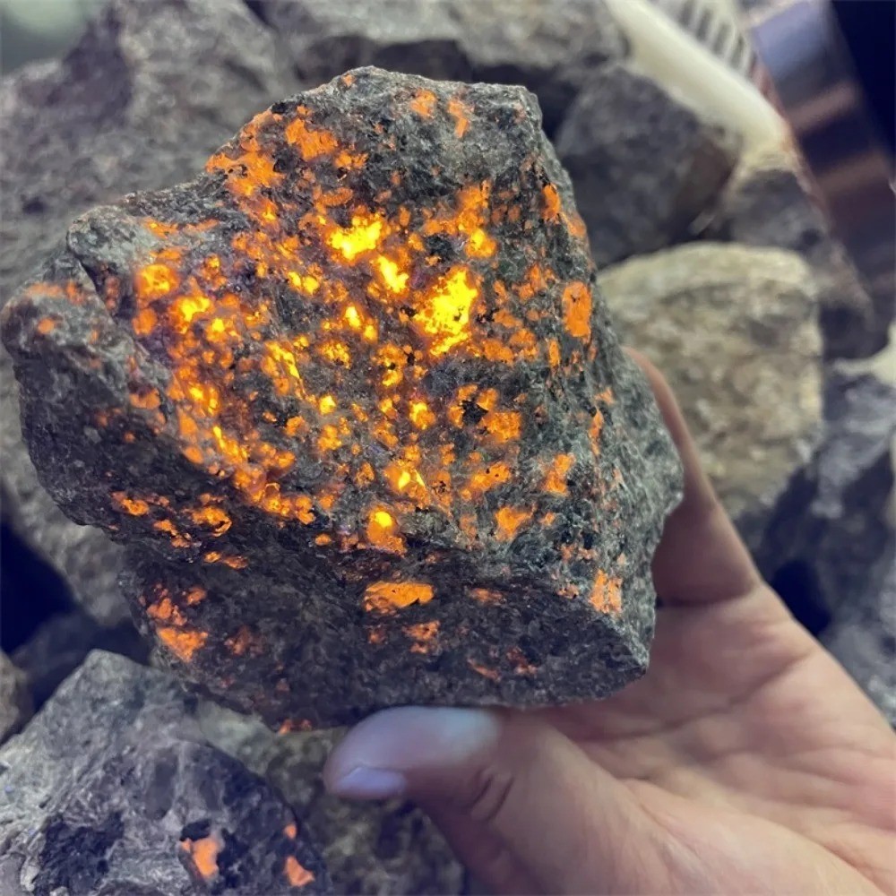 Natural Yooperlite Flame Gemstone Mineral Rough Crystal UV Collection 2-4cm 50g