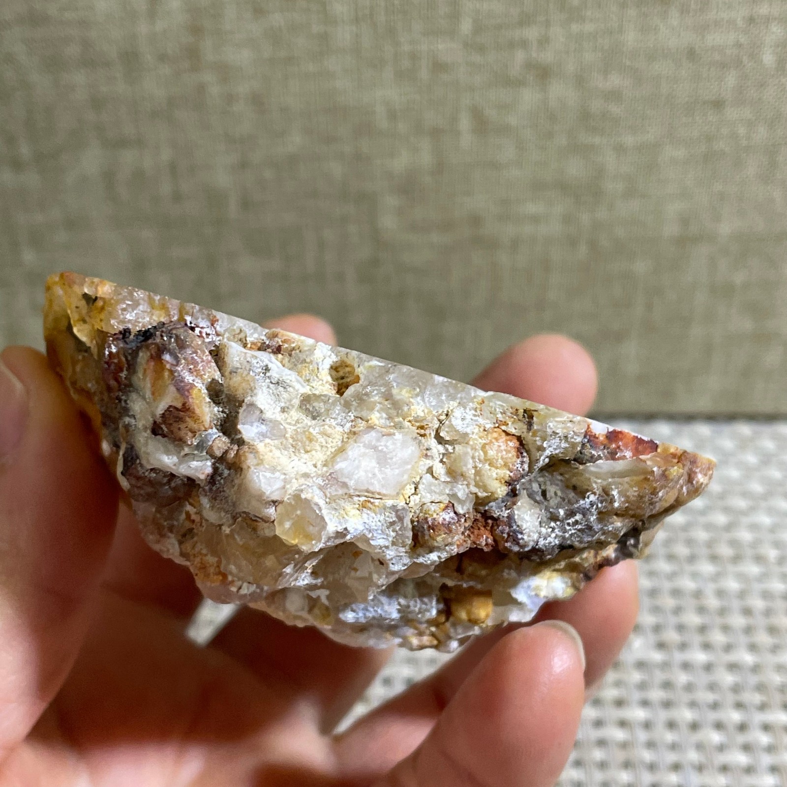 Sakura Agate Blossom Facet Rough Specimen Madagascar 183g ba10