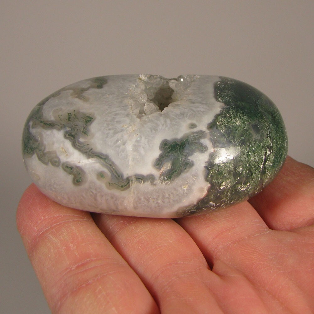 2.5″ GREEN MOSS AGATE Gemstone Polished Palm Stone – India