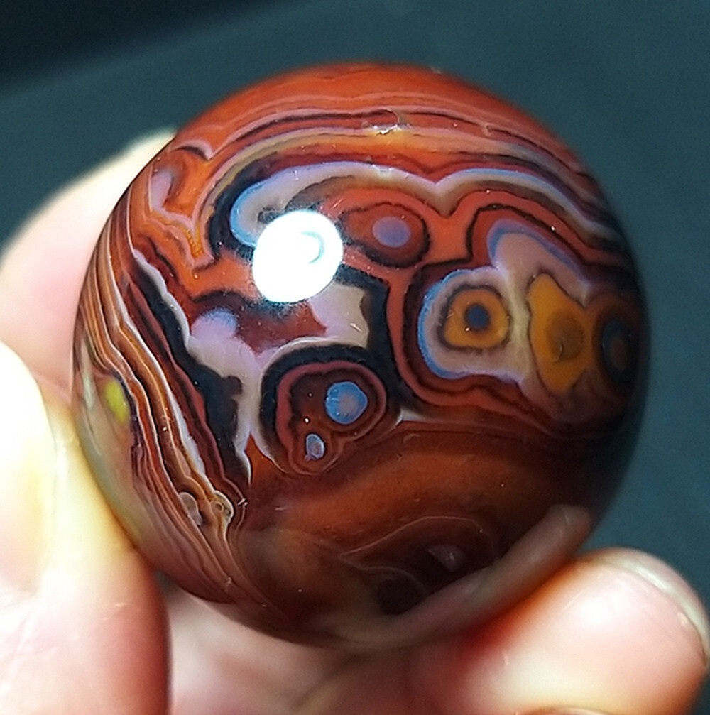 TOP 58.2G 34mm Natural Polished Banded Agate Stone Sphere Ball Healing A3512