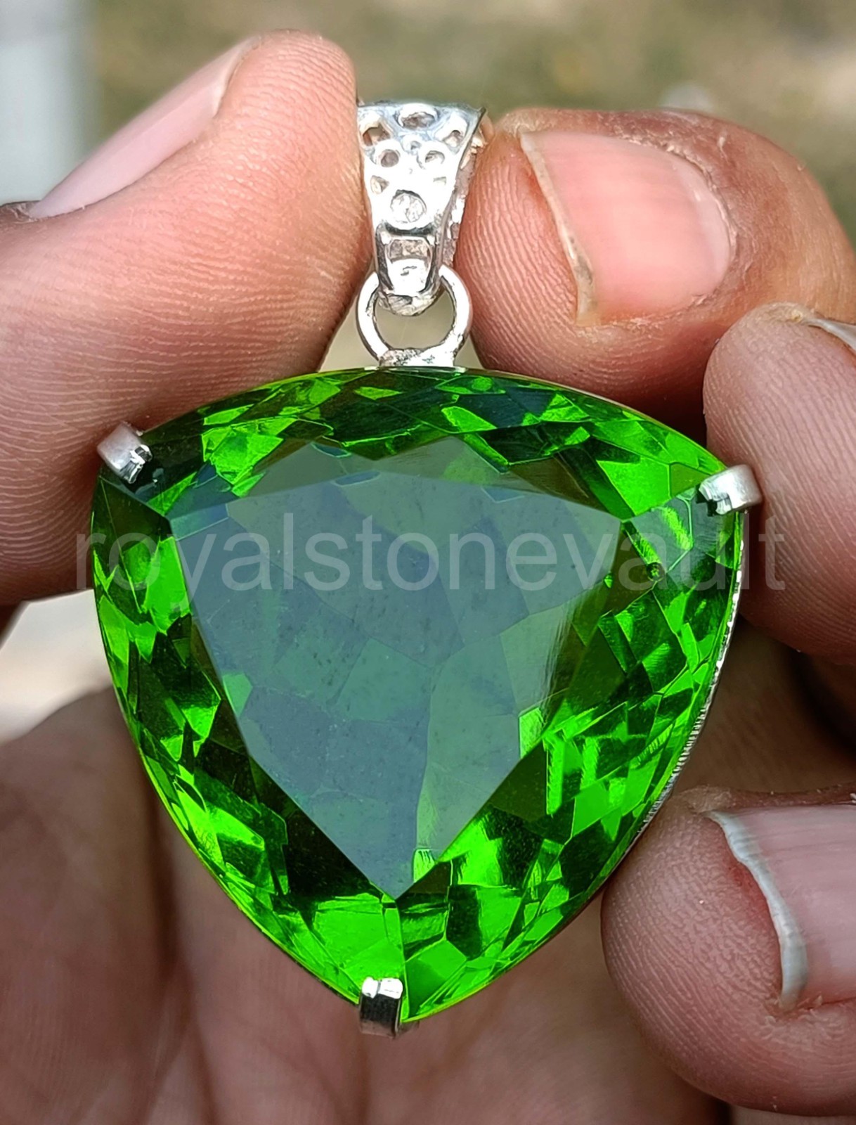 110.80 Ct Natural Peridot Trillion Shape 925 Silver Pendant Free Chain IGL 6FHL