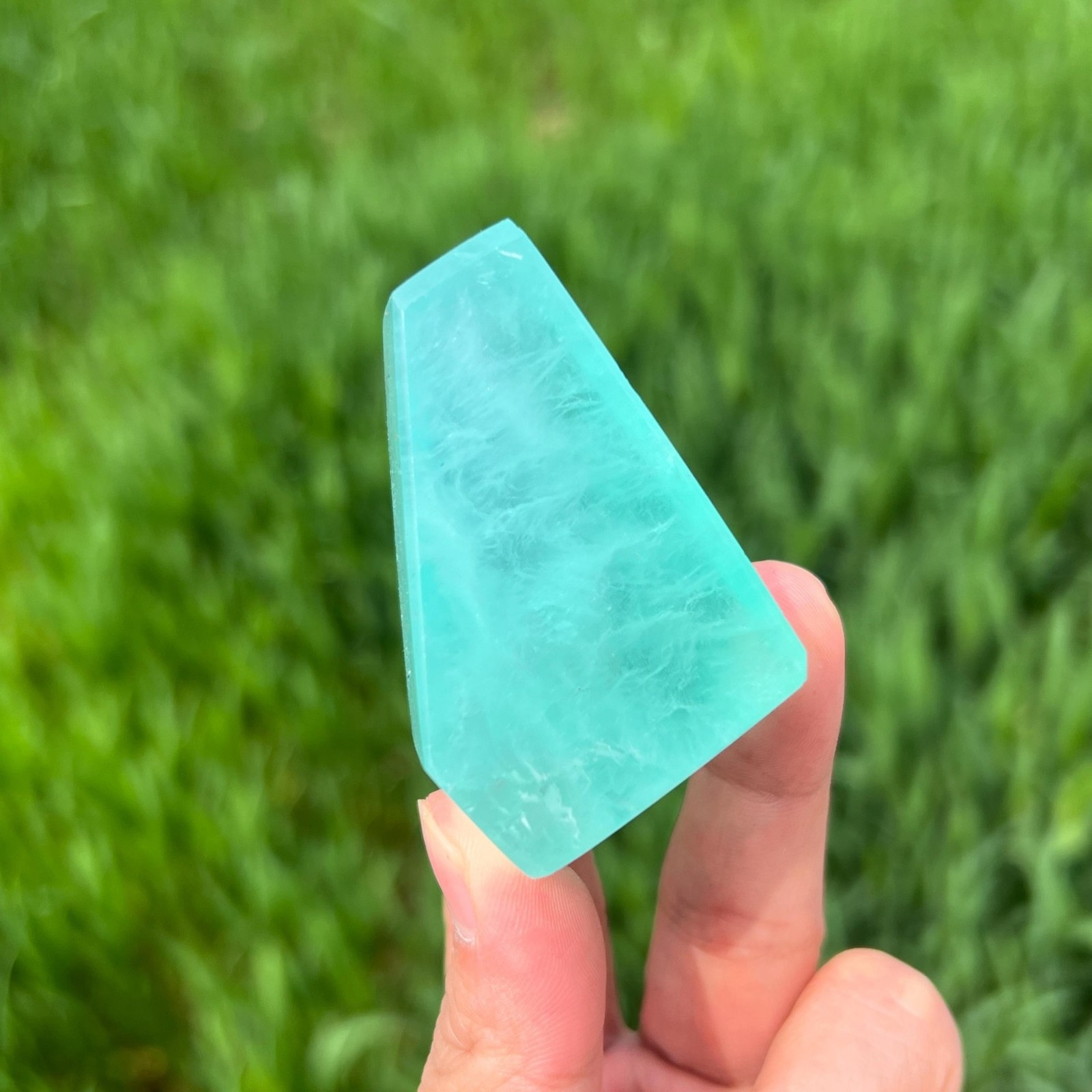 2pcs Random Green Fluorite Crystal Freeform Stone Quartz Ornament Healing Gift