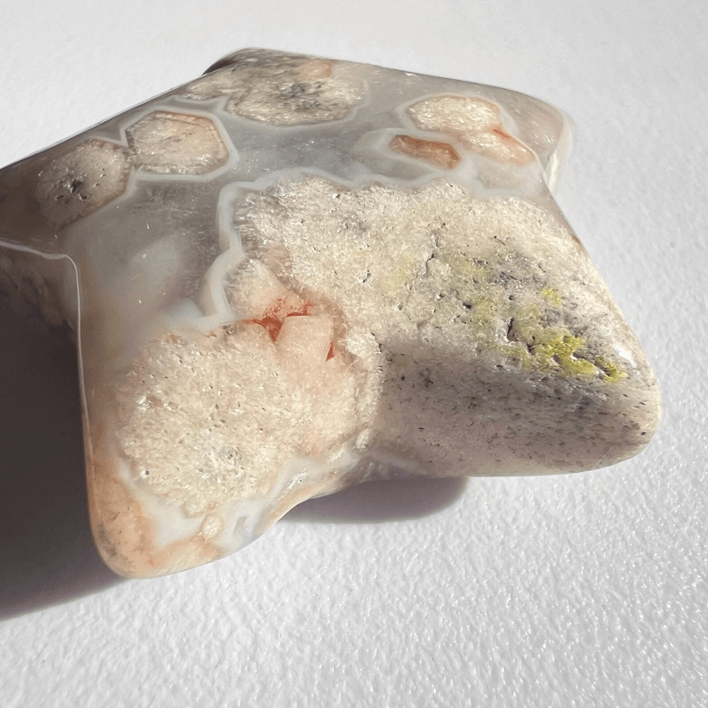 Flower Agate Star Carving