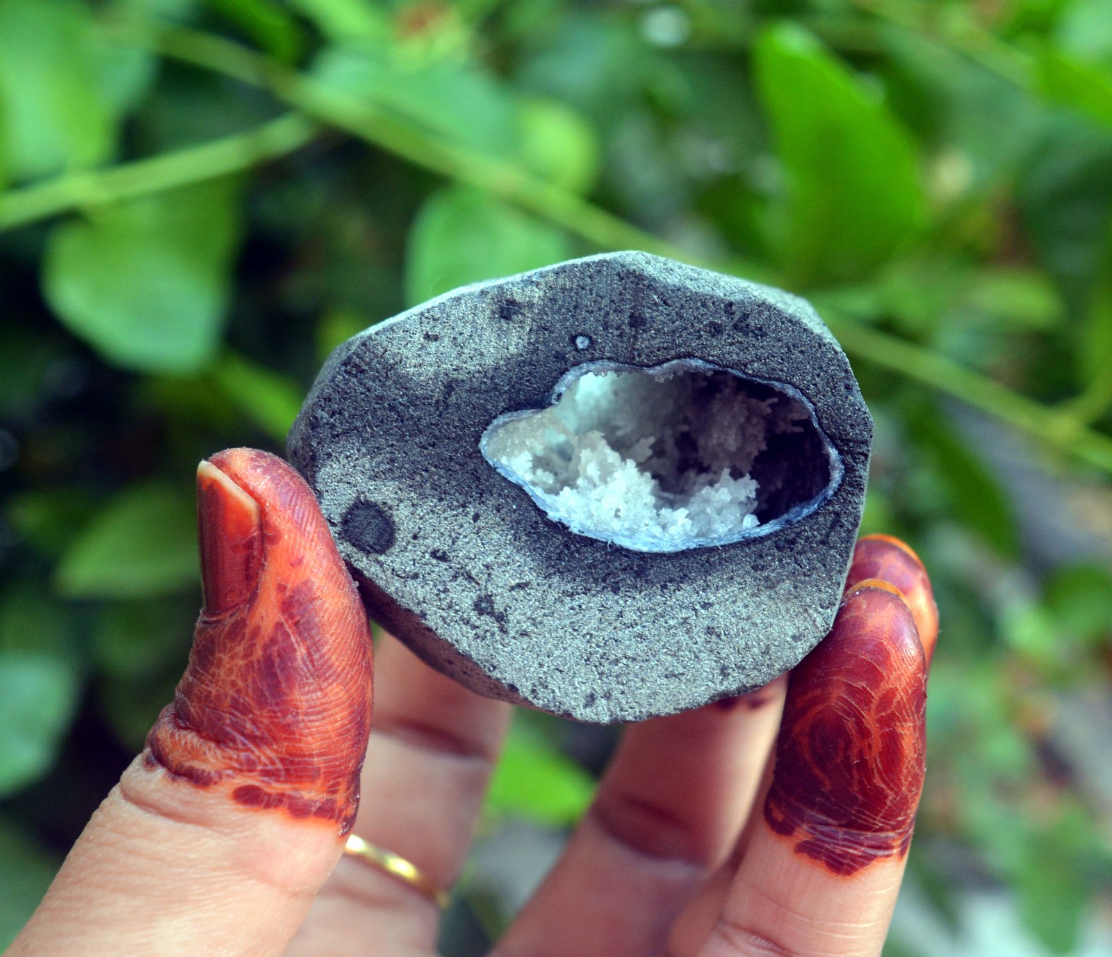 stilbite w/ chalcedony coral geode minerals specimen j-6