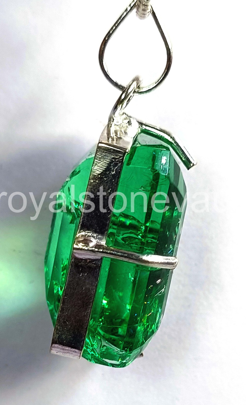 Natural Green Emerald 81.58 Ct Emerald Shape 925 Silver Pendant IGL Gems 6JHB
