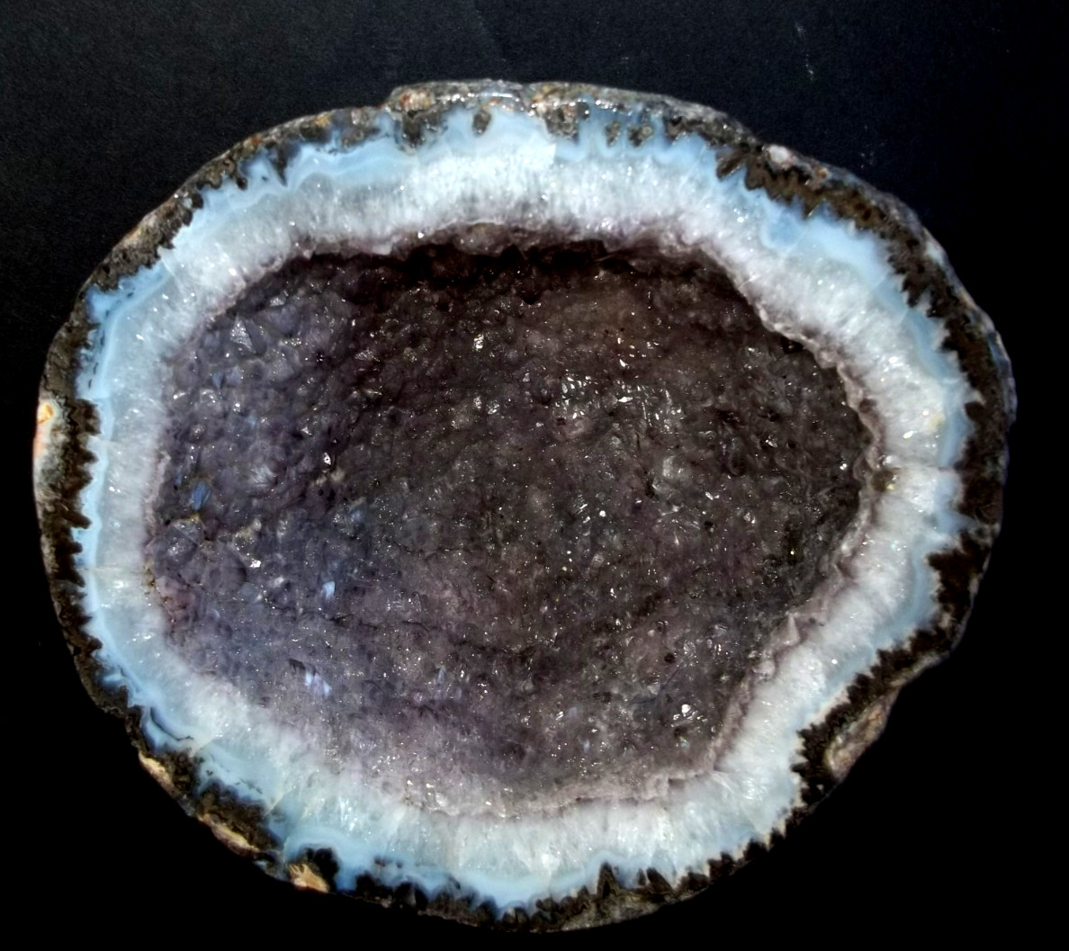 light purple amethyst geode crystallin specimin. 4.5 x 4.5 spotted rear