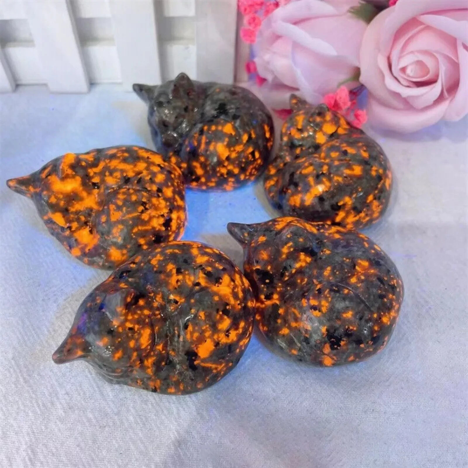 Natural Yooperlite Cat Handmade Carved Statue Flame Stone UV Reactive Ornament