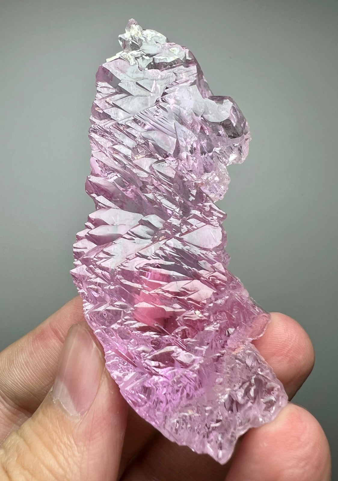 93 Gr. DT Feather-Like Pink Spodumene var. Kunzite Crystal Cluster – Afghanistan