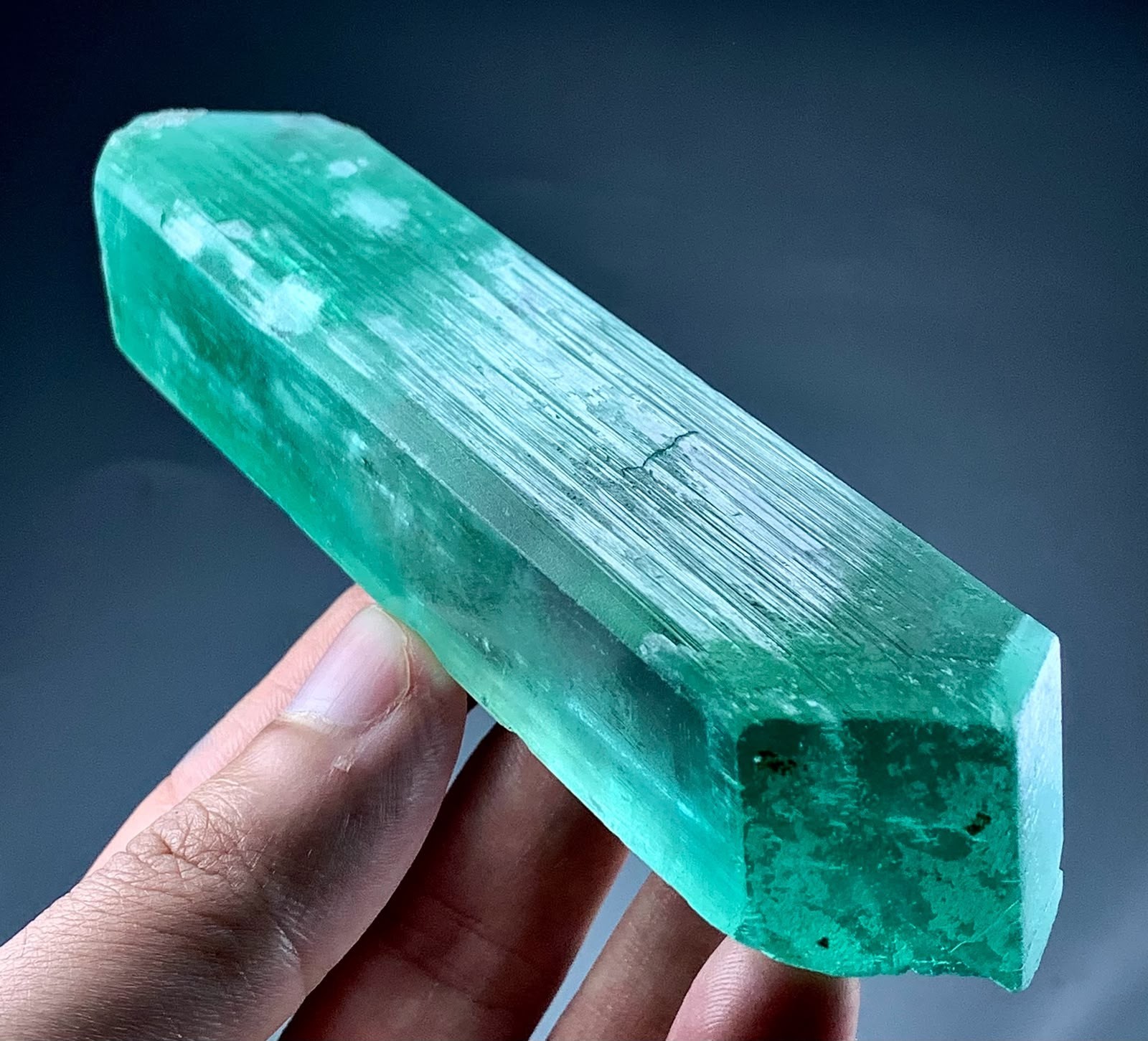 1046 Carat kunzite Crystal Specimen From Afghanistan
