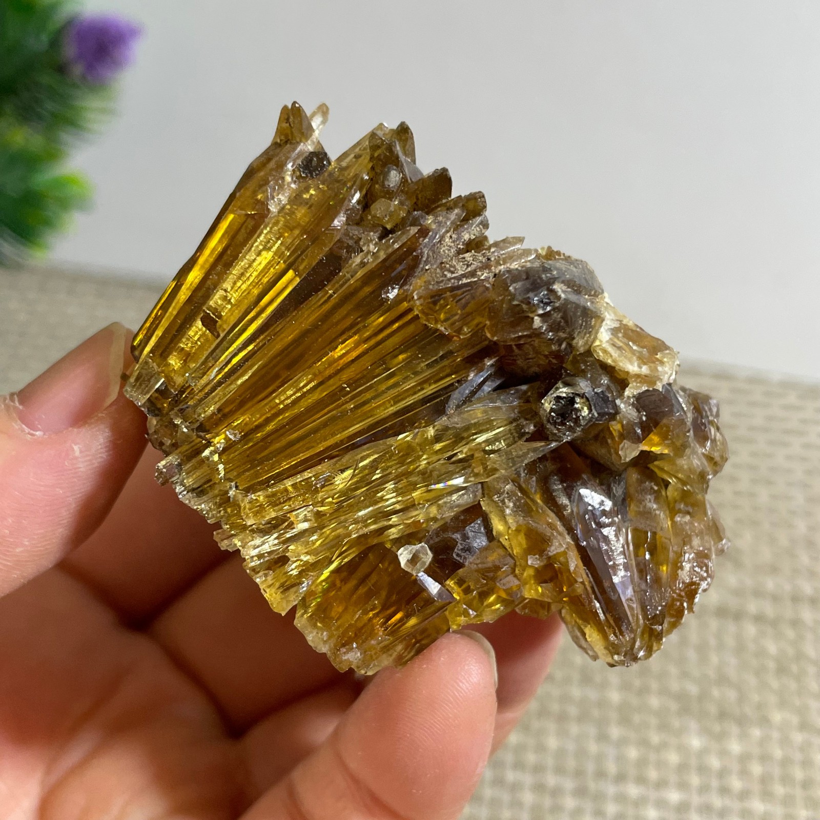 New Find Rare Amber Calcite Phosphorescent Mineral Specimen 106g