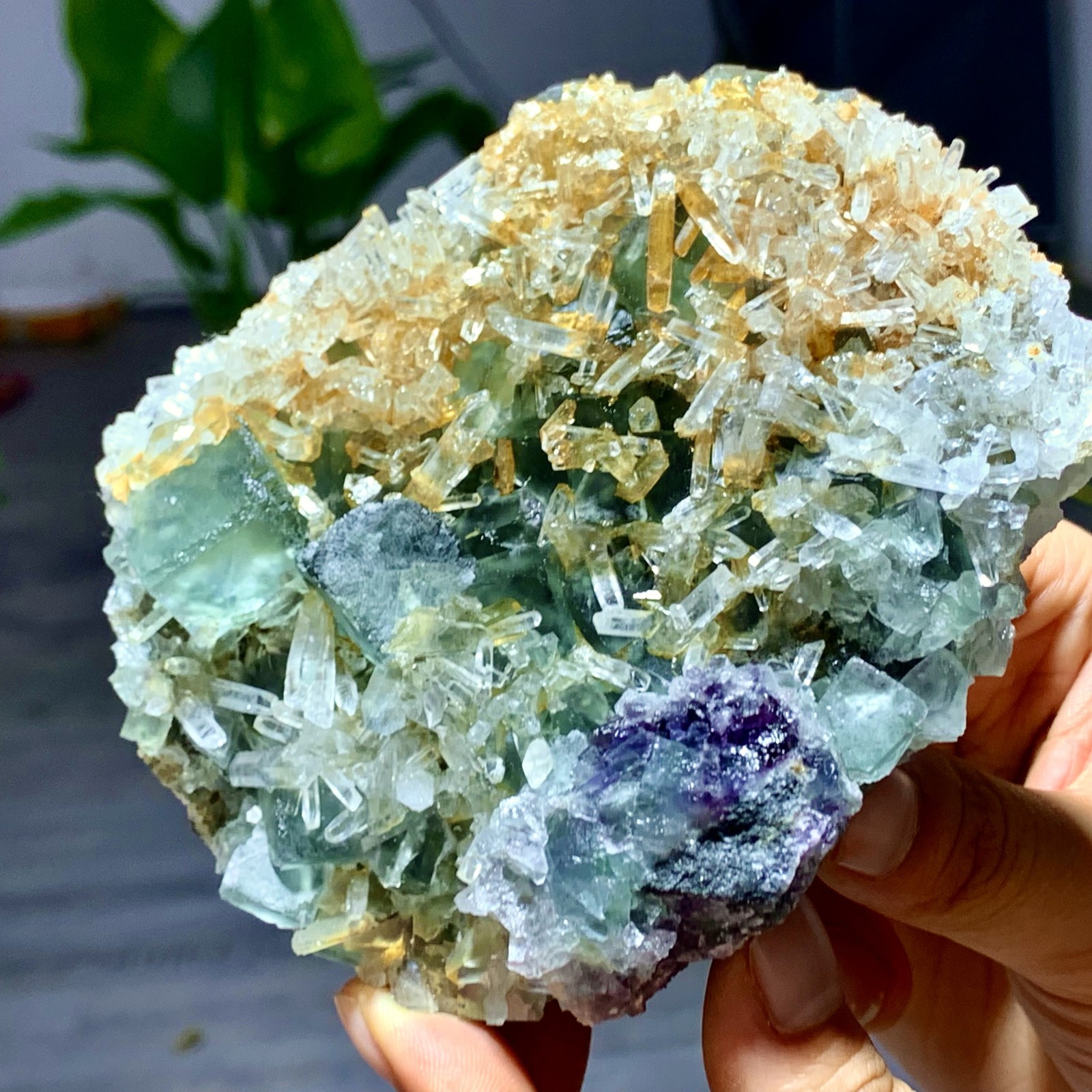 447G Rare transparent blue green fluorite cubic mineral crystal sample/China