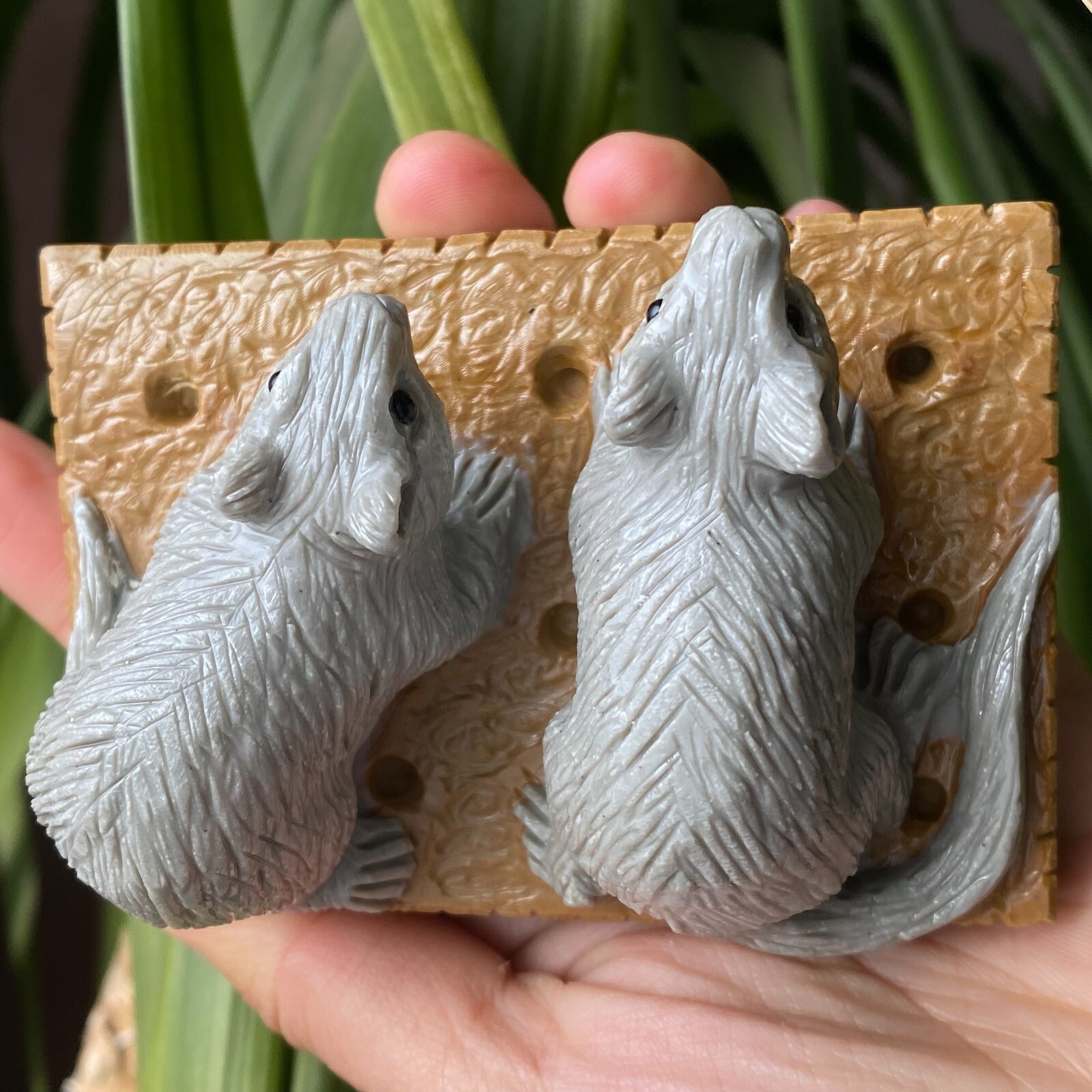 Natural Crystal Cluster Quartz Mineral Specimen Songhua Stone Handcarved Mouse