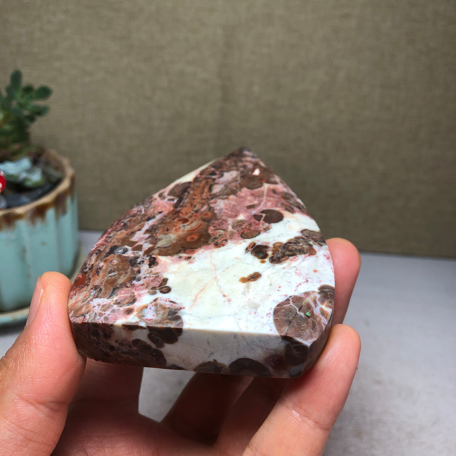 Natural l Indonesian Bloodstone agate point leaf Crystal specimens 146g A4912