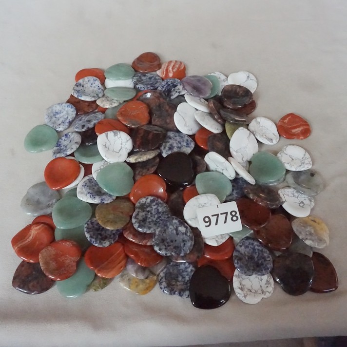 4.1LB 130Pcs Natural Quartz Crystal Jasper Love Heart Mixed Worry Stones Healing