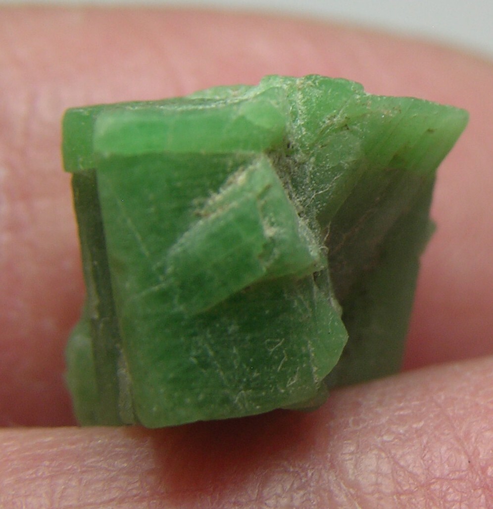 9.15ct HaGiang Province Vietnam 100% Natural Emerald Crystal Specimen 1.80g 13mm
