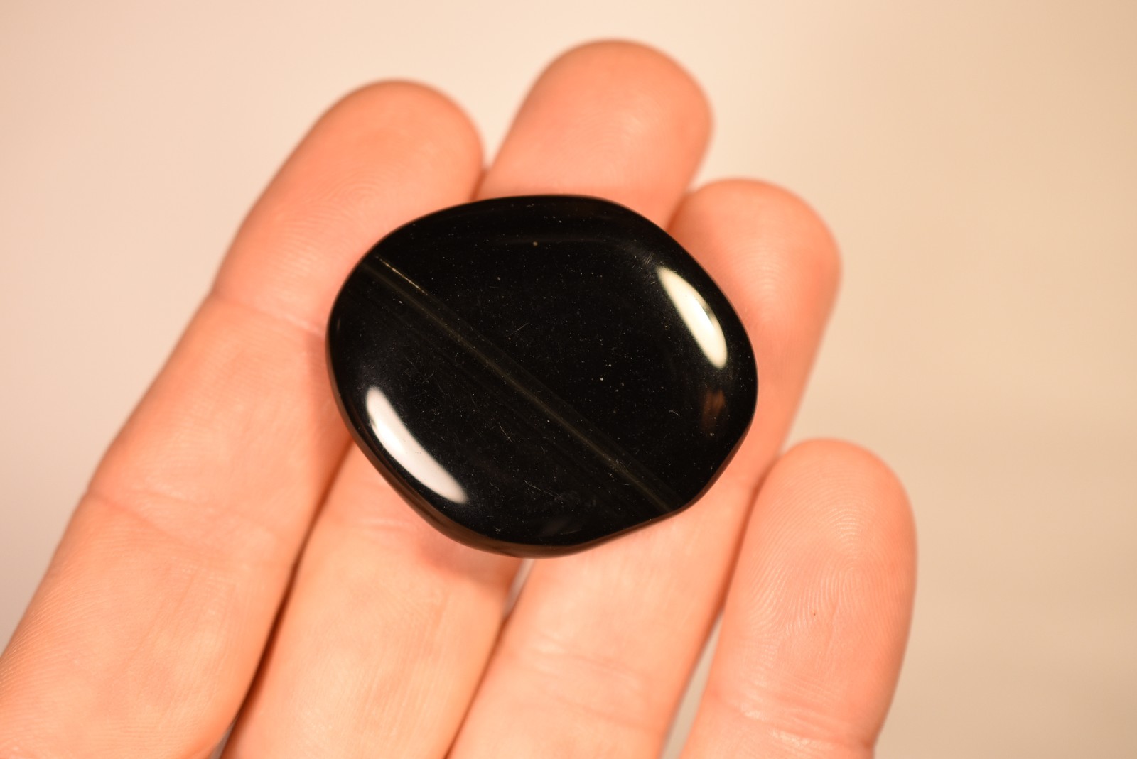 *BLACK ONYX* Palm Stone 3.9cm 13g Natural Stone Flat Thumb Worry