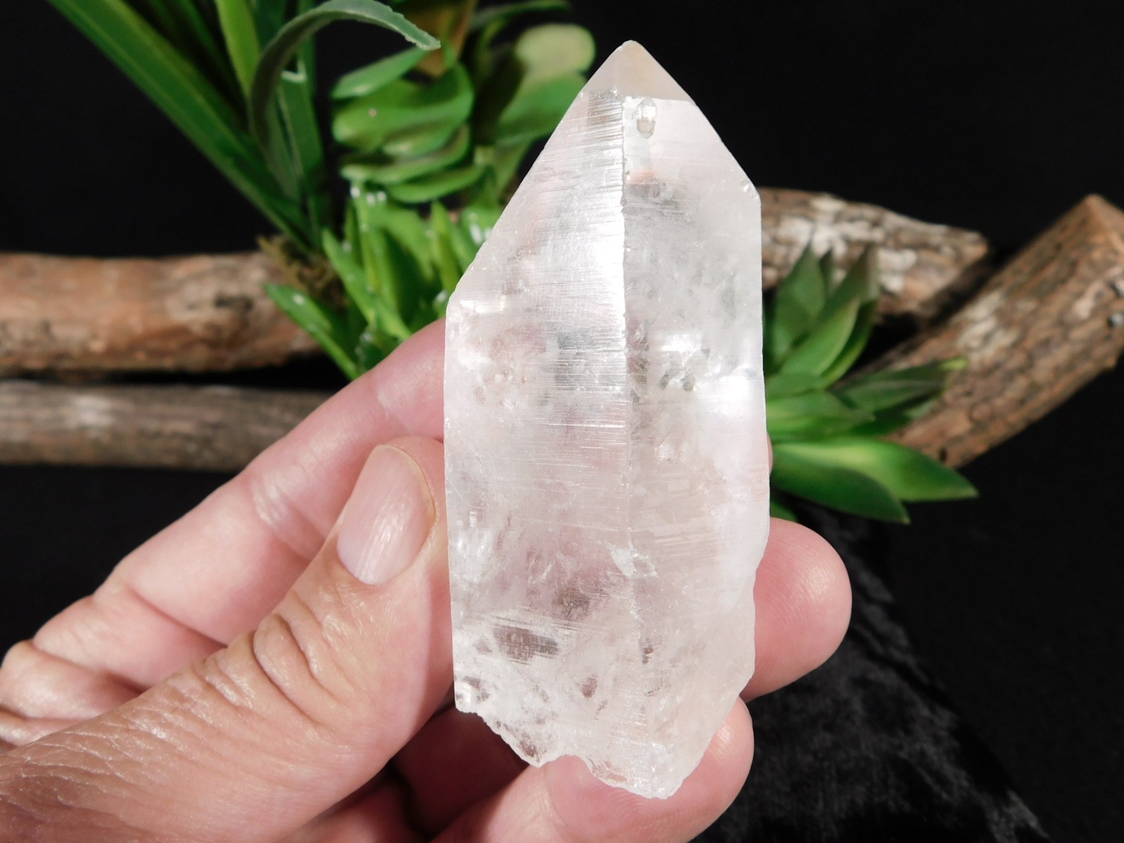 Translucent QUARTZ Crystal 100% Natural Brazil 98.9gr