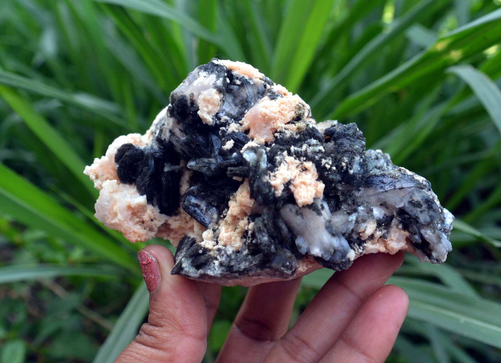 stilbite crystals & matrix minerals specimen j-7