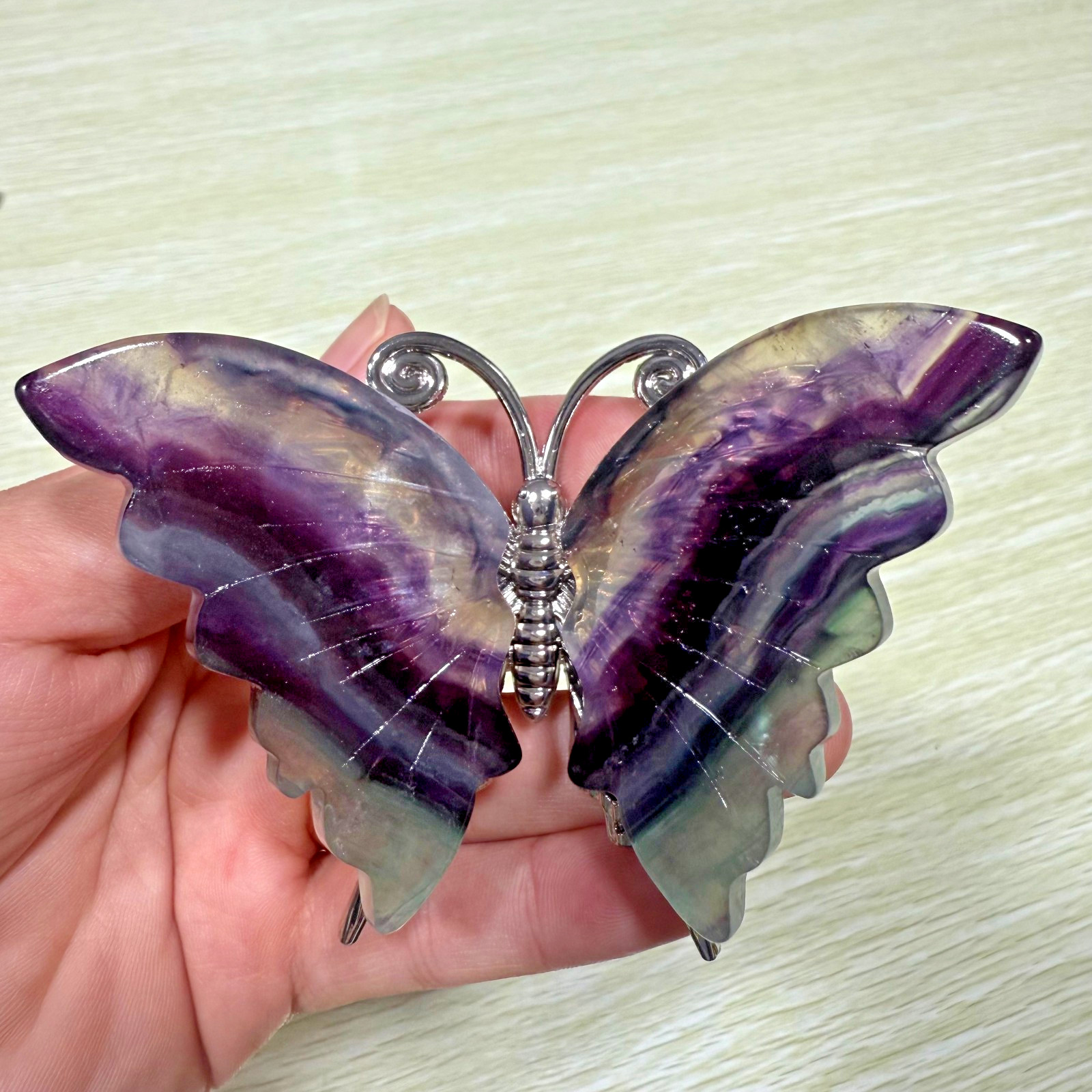 3.6″ Natural Colored fluorite Carved Butterfly Reiki Crystal Skull Decor gift1PC
