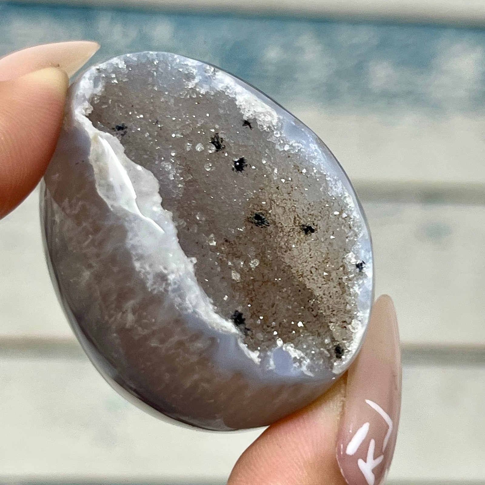 47 g Natural Crystal Agate Egg Geode Druzy Home Office Decor Display Art