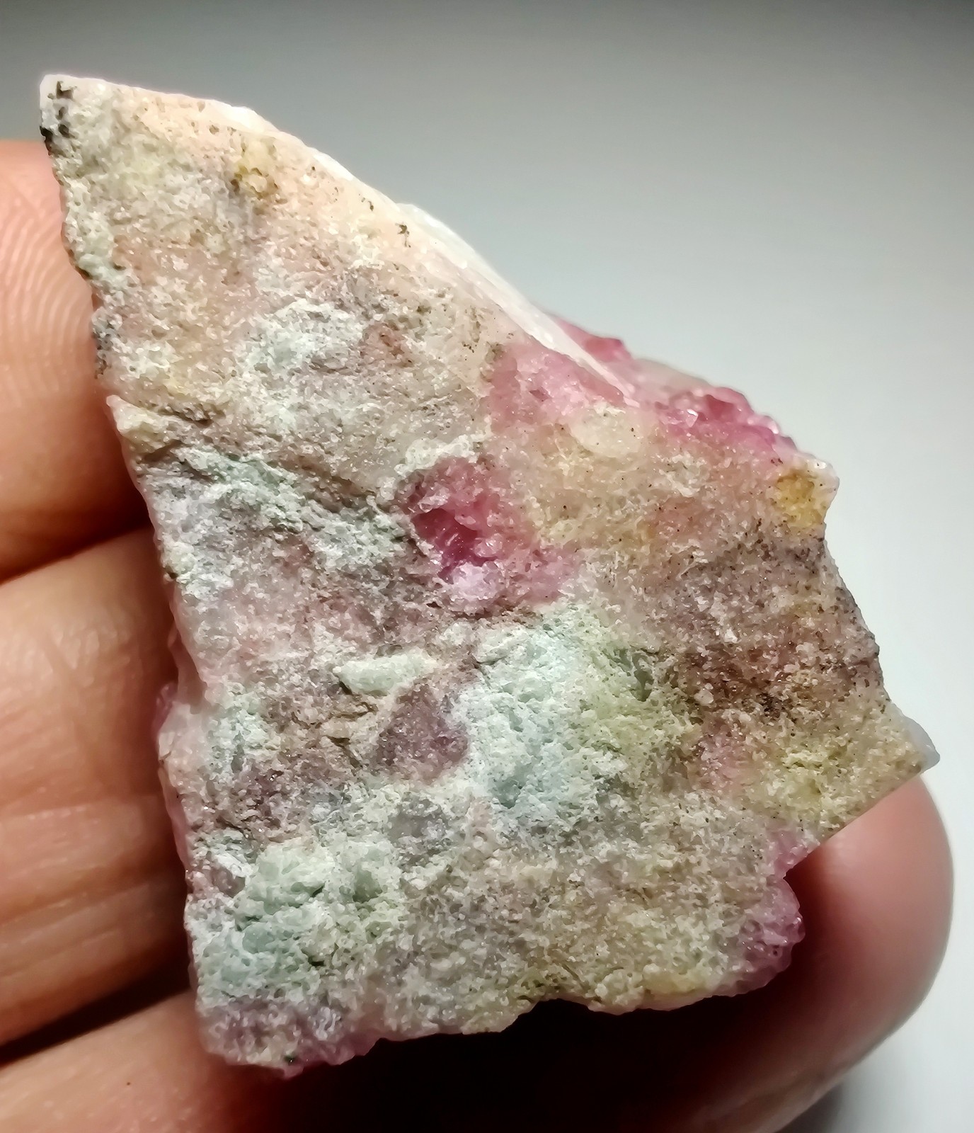 Cobalt bearing Calcite crystal, stunning colors! rare form. DR Congo. 27 grams.