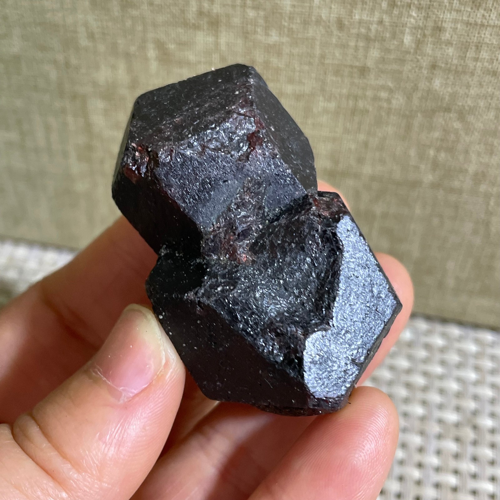106g RED Garnet Crystal gemstone rough stone mineral specimen