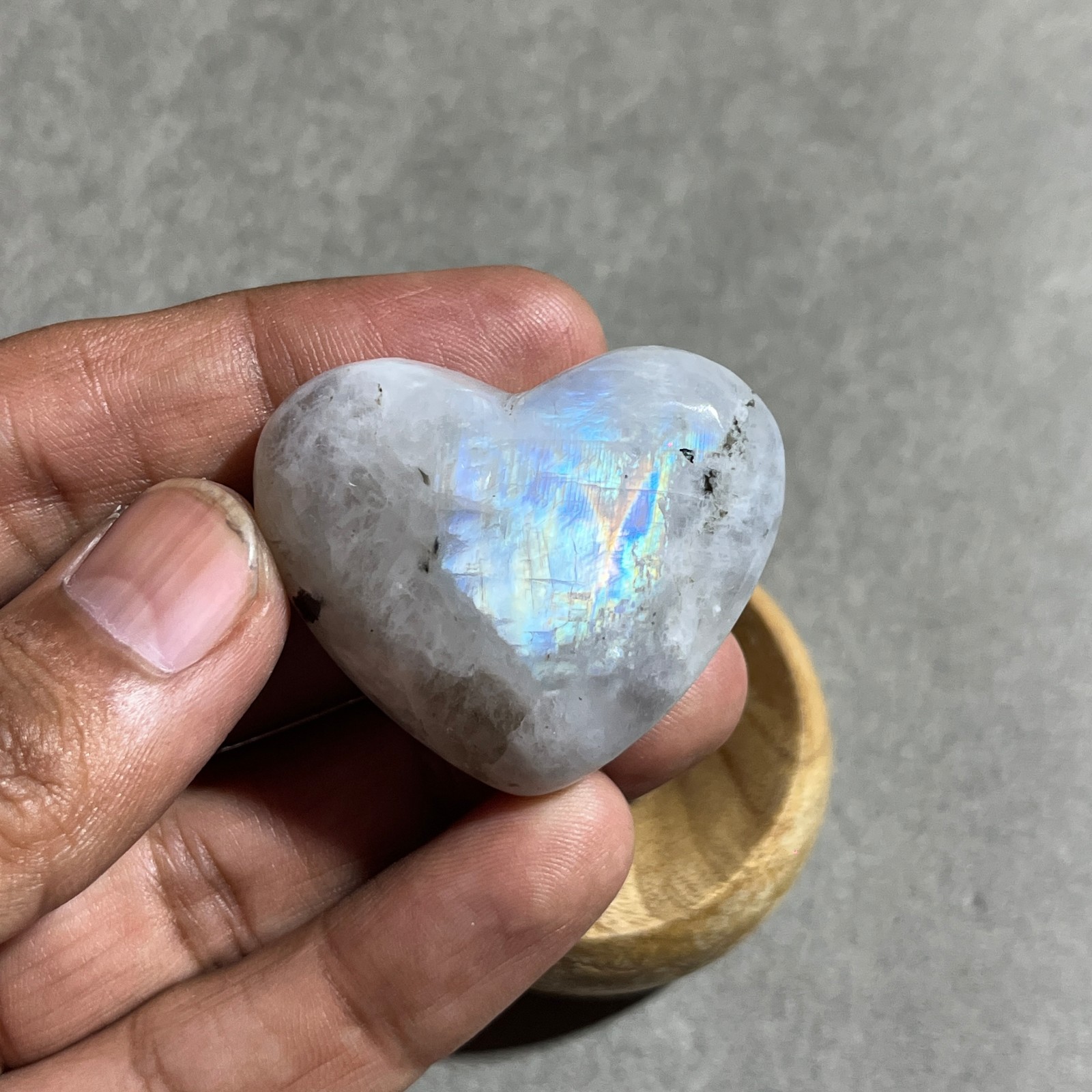 AAA Rainbow Moonstone Heart Palm Stone Reiki Meditation Crystal 40g 43x37mm