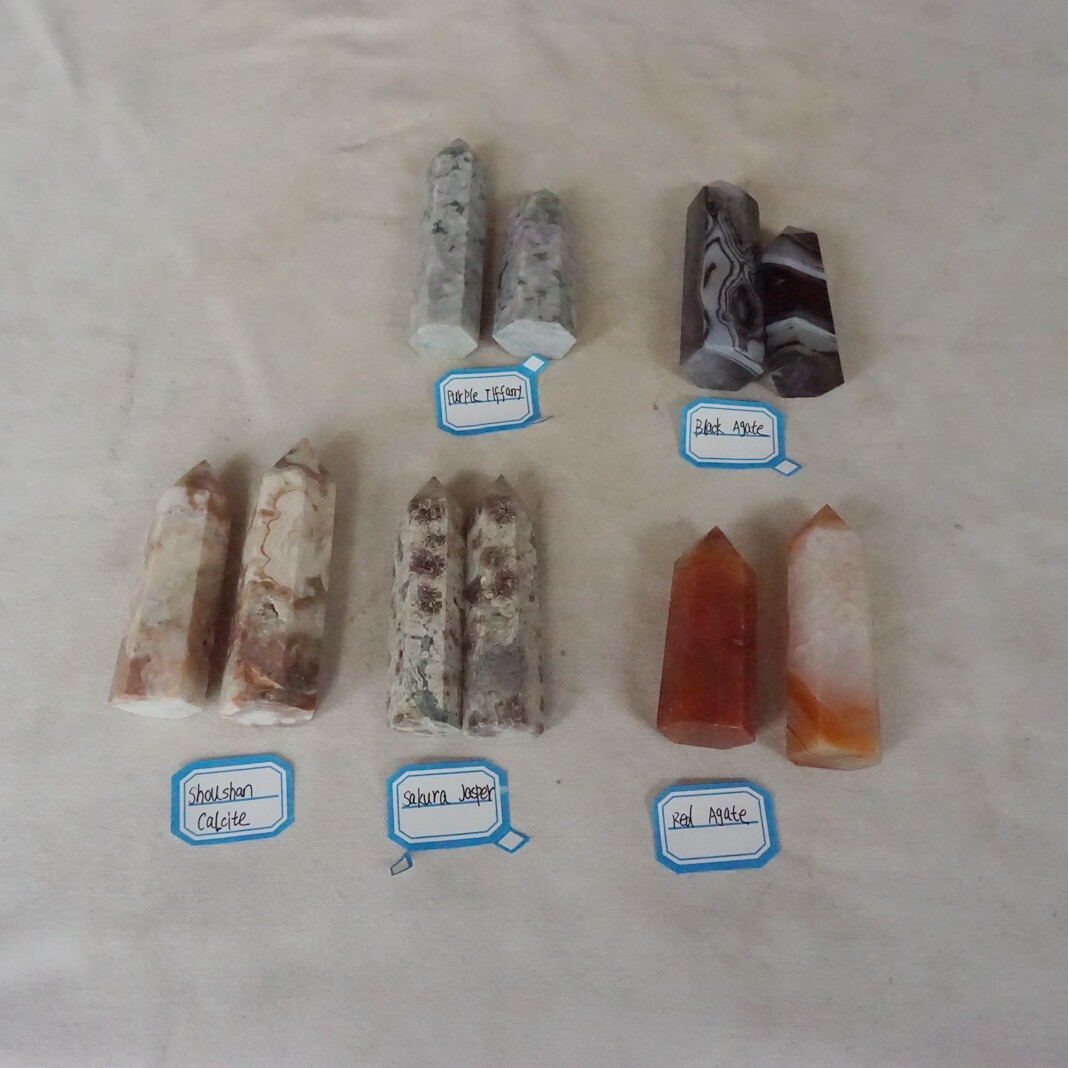 70Pcs 35 Kinds Of Natural Quartz Crystal Jasper Mixed Stones Point Tower Healing