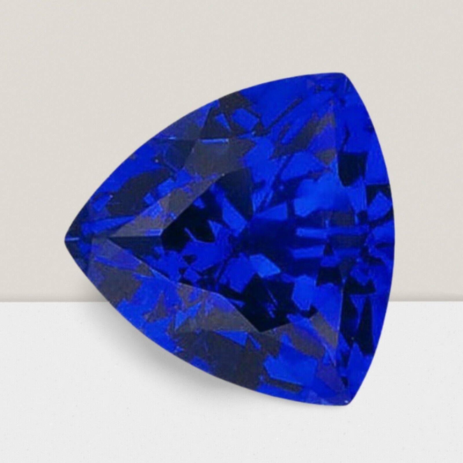 Blue Sapphire Trillion Cut Gemstone 0.16 Cts – 4 mm Flawless Loose Gem