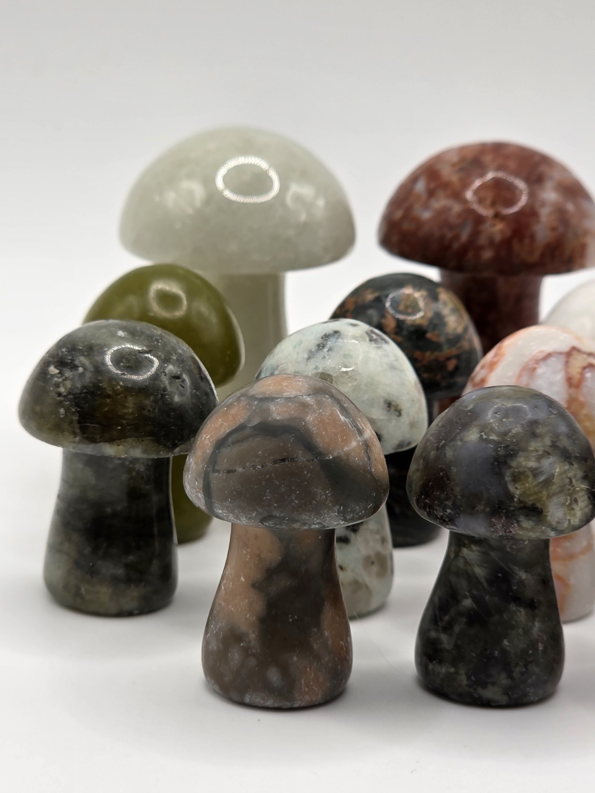 🍄 Mixed Crystal Mushroom Carving lot x12 – 294 grams 🍄🍄🍄