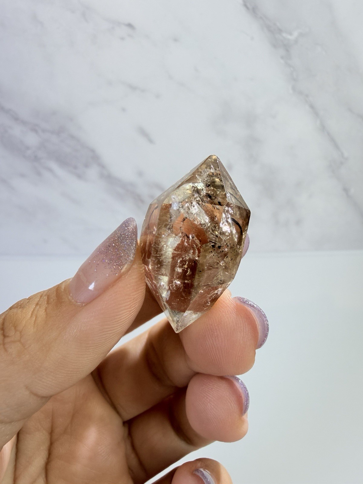 High Luster Enhydro Quartz w/ Moving Bubble &/or Carbon/Black Inclusions,A517