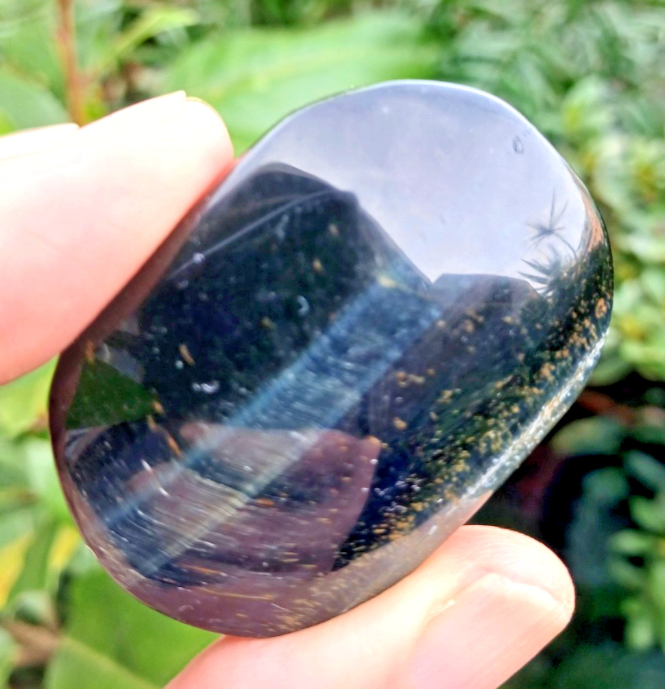 BLUE TIGER’S EYE PALMSTONE ENHANCES WILLPOWER 49 X 34 X 18 MM 48 G
