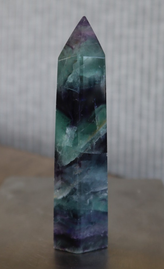 FLUORITE POINT 3.94 INCHES TALL/ 131.8 GRAMS