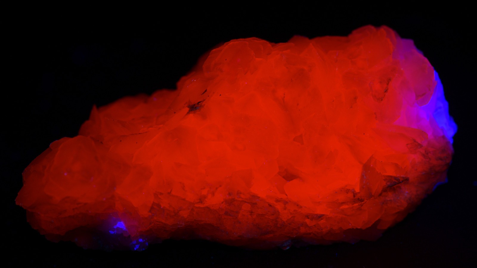 Excellent Calcite crystals with Fluorite, UV. Yaogangxian Mine, China. 57 grams.